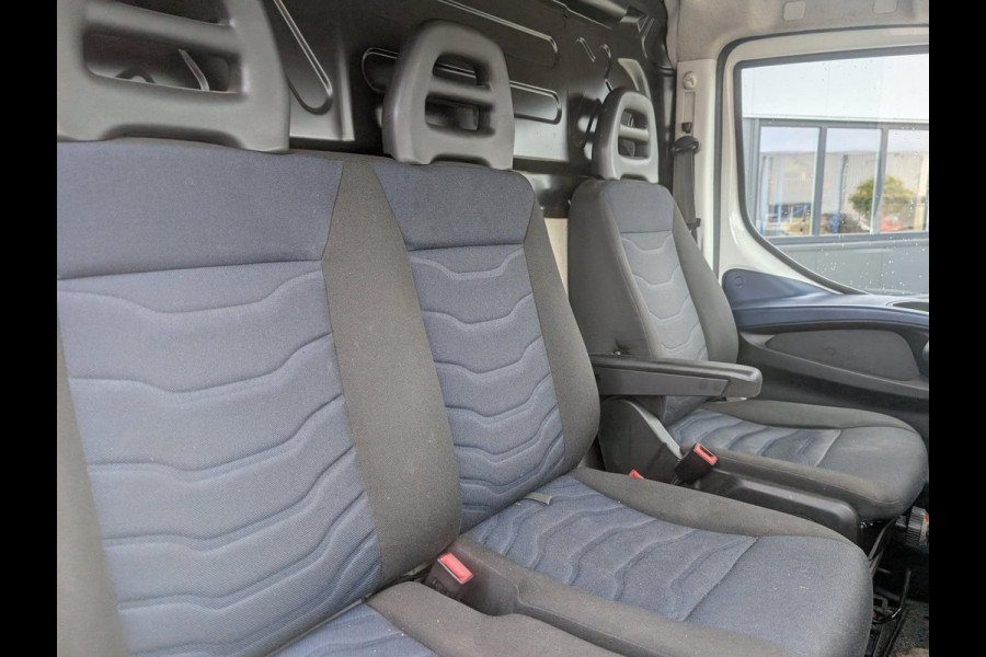 Iveco Daily 35S14V 2.3 AUTOMAAT 3500KG TREKHAAK CRUISE AIRCO NAVI