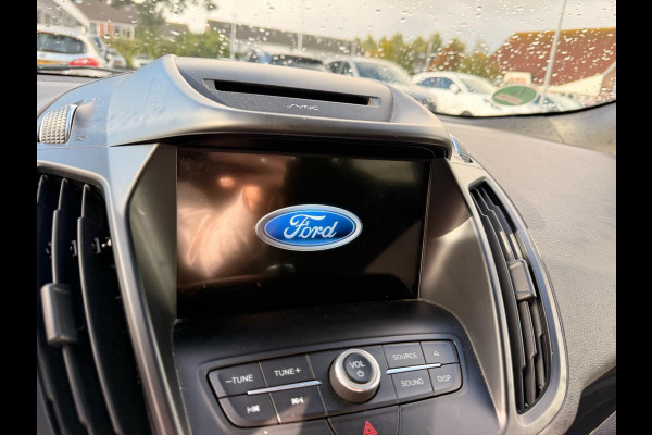 Ford Kuga 1.5 EcoBoost ST Line 150pk Adaptieve Cruise | Trekhaak | Achteruitrijcamera | Stoelverwarming | Nieuwe distributieriem ! | Elektrische Achterklep | Dealer onderhouden Ford Kuga 1.5 EcoBoost ST Line 150pk Adaptieve Cruise | Trekhaak | Achteruitrijcamera | Stoelverwarming | Nieuwe distributieriem ! | Elektrische Achterklep | Dealer onderhouden