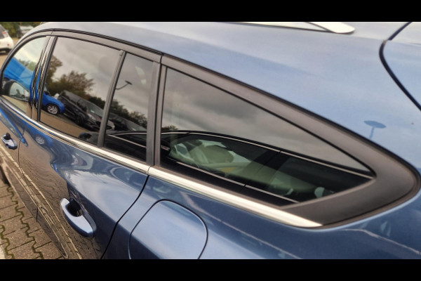 Ford FOCUS Wagon 1.0 EcoBoost Hybrid Titanium X AGR stoelen | 12 inch Touchscreen | Draadloos Android Auto / Apple Carplay | Camera achter |