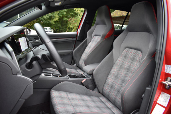Volkswagen Golf GTI 2.0 TSI 245PK DSG GTI-SPORT HARMANN-KARDON/IQ-LIGHT/PANORAMADAK