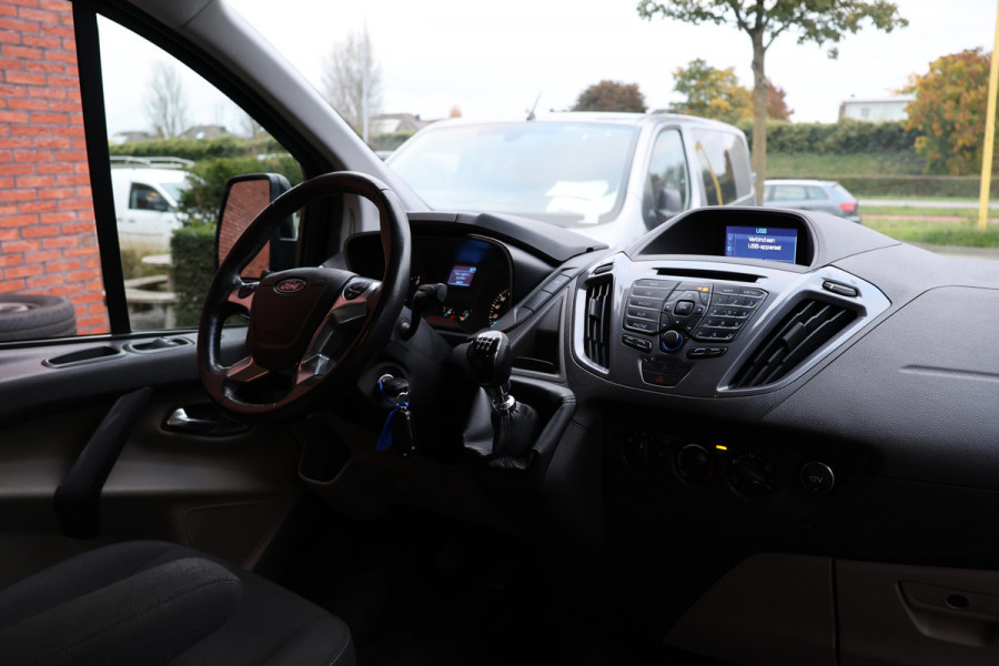 Ford Transit Custom 290 2.0 TDCI 170 PK L2H1 Limited DC | Navigatie | Camera | Stoelverwarming | PDC V+A | Trekhaak | Airco | 5-Zitter | Trekhaak | Nieuwe Turbo | Nieuwe APK | NAP Logisch