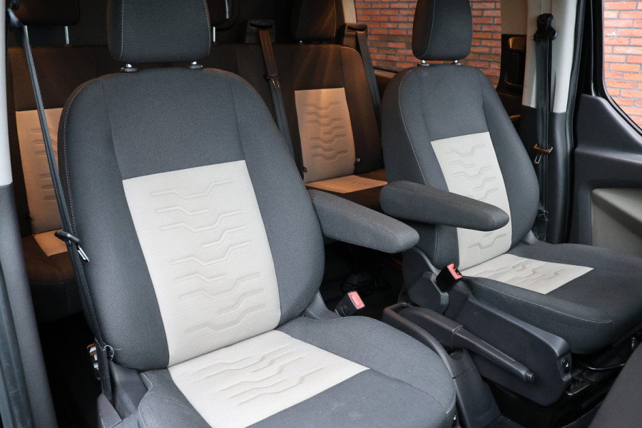 Ford Transit Custom 290 2.0 TDCI 170 PK L2H1 Limited DC | Navigatie | Camera | Stoelverwarming | PDC V+A | Trekhaak | Airco | 5-Zitter | Trekhaak | Nieuwe Turbo | Nieuwe APK | NAP Logisch