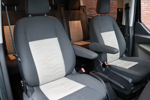 Ford Transit Custom 290 2.0 TDCI 170 PK L2H1 Limited DC | Navigatie | Camera | Stoelverwarming | PDC V+A | Trekhaak | Airco | 5-Zitter | Trekhaak | Nieuwe Turbo | Nieuwe APK | NAP Logisch