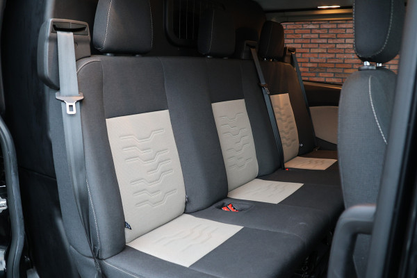 Ford Transit Custom 290 2.0 TDCI 170 PK L2H1 Limited DC | Navigatie | Camera | Stoelverwarming | PDC V+A | Trekhaak | Airco | 5-Zitter | Trekhaak | Nieuwe Turbo | Nieuwe APK | NAP Logisch