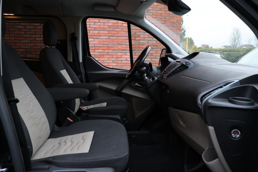 Ford Transit Custom 290 2.0 TDCI 170 PK L2H1 Limited DC | Navigatie | Camera | Stoelverwarming | PDC V+A | Trekhaak | Airco | 5-Zitter | Trekhaak | Nieuwe Turbo | Nieuwe APK | NAP Logisch