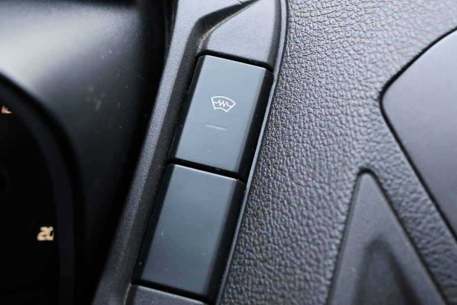 Ford Transit Custom 290 2.0 TDCI 170 PK L2H1 Limited DC | Navigatie | Camera | Stoelverwarming | PDC V+A | Trekhaak | Airco | 5-Zitter | Trekhaak | Nieuwe Turbo | Nieuwe APK | NAP Logisch