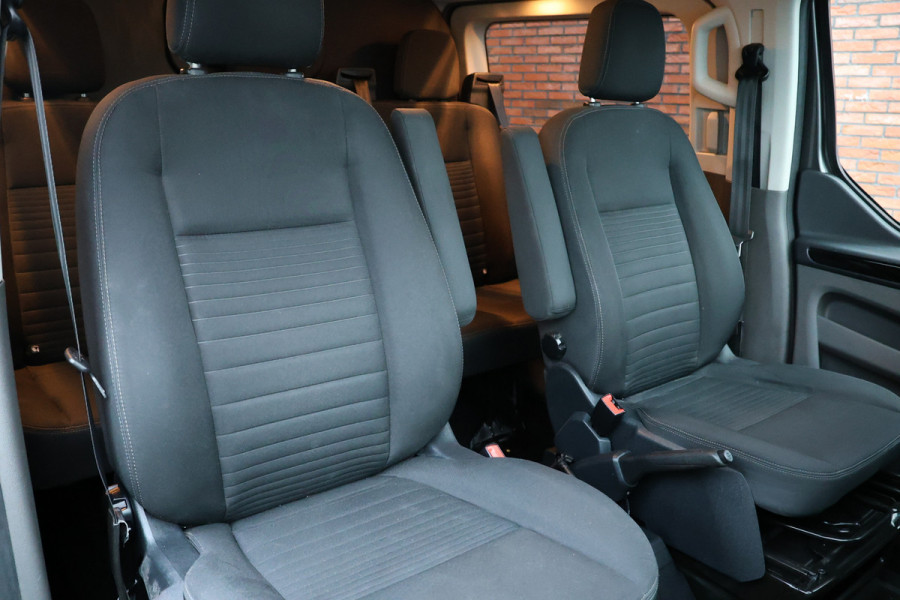 Ford Transit Custom 300 2.0 TDCI L2H1 170 PK Raptor Edition DC | CarPlay | Camera | Navigatie | Stoelverwarming | Trekhaak | L+R Schuifdeur | PDC V+A | MF Stuur | Dubbel cabine | 5-Zitter | Nieuwe APK | NAP Logisch