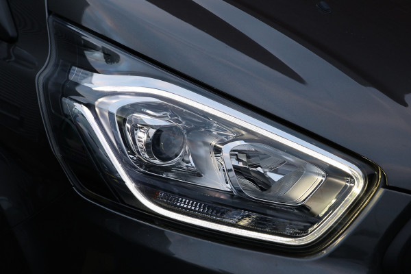 Ford Transit Custom 300 2.0 TDCI L2H1 170 PK Raptor Edition DC | CarPlay | Camera | Navigatie | Stoelverwarming | Trekhaak | L+R Schuifdeur | PDC V+A | MF Stuur | Dubbel cabine | 5-Zitter | Nieuwe APK | NAP Logisch