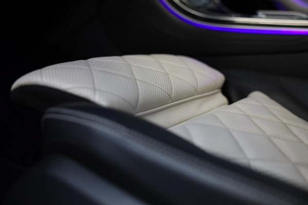 Mercedes-Benz GLC 200 AMG 63 Look / Designo Interieur / Elek Stoelen / Memory / Leder / Open Pano / 360 Camera / 21 Inch Mercedes-Benz GLC 200 AMG 63 Look / Designo Interieur / Elek Stoelen / Memory / Leder / Open Pano / 360 Camera / 21 Inch