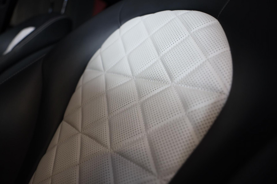 Mercedes-Benz GLC 200 AMG 63 Look / Designo Interieur / Elek Stoelen / Memory / Leder / Open Pano / 360 Camera / 21 Inch Mercedes-Benz GLC 200 AMG 63 Look / Designo Interieur / Elek Stoelen / Memory / Leder / Open Pano / 360 Camera / 21 Inch