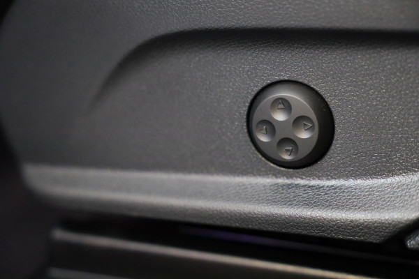 Mercedes-Benz GLC 200 AMG 63 Look / Designo Interieur / Elek Stoelen / Memory / Leder / Open Pano / 360 Camera / 21 Inch Mercedes-Benz GLC 200 AMG 63 Look / Designo Interieur / Elek Stoelen / Memory / Leder / Open Pano / 360 Camera / 21 Inch