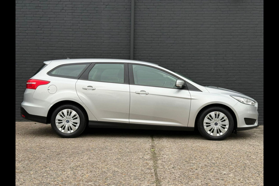 Ford FOCUS Wagon 1.0 Lease Edition AIRCO | CRUISE | NAVI | PDC | NWE APK Ford FOCUS Wagon 1.0 Lease Edition AIRCO | CRUISE | NAVI | PDC | NWE APK