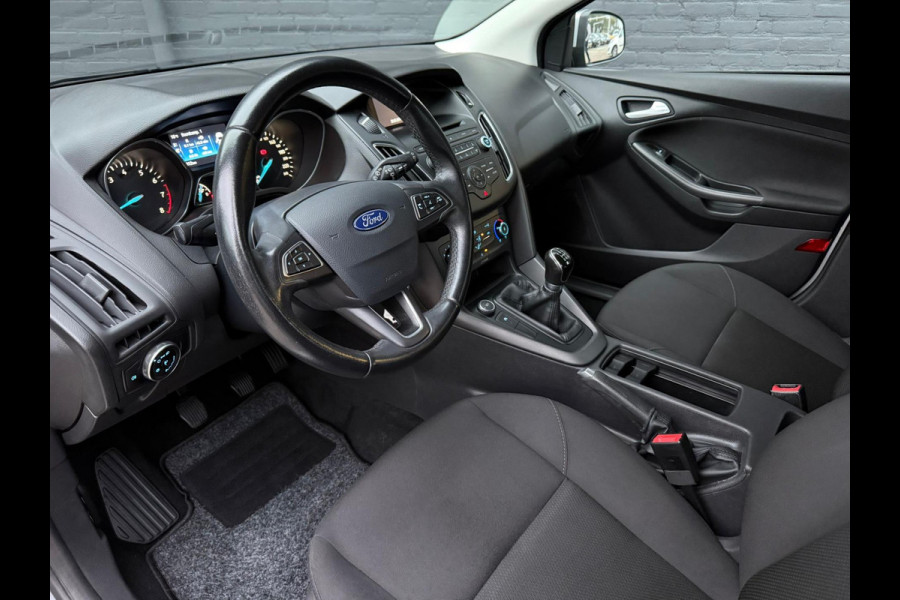 Ford FOCUS Wagon 1.0 Lease Edition AIRCO | CRUISE | NAVI | PDC | NWE APK Ford FOCUS Wagon 1.0 Lease Edition AIRCO | CRUISE | NAVI | PDC | NWE APK