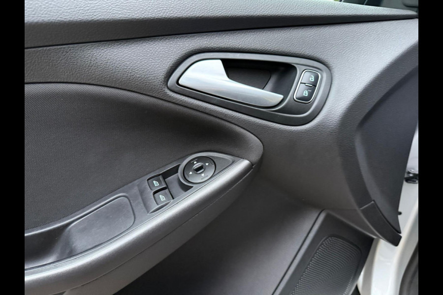 Ford FOCUS Wagon 1.0 Lease Edition AIRCO | CRUISE | NAVI | PDC | NWE APK Ford FOCUS Wagon 1.0 Lease Edition AIRCO | CRUISE | NAVI | PDC | NWE APK