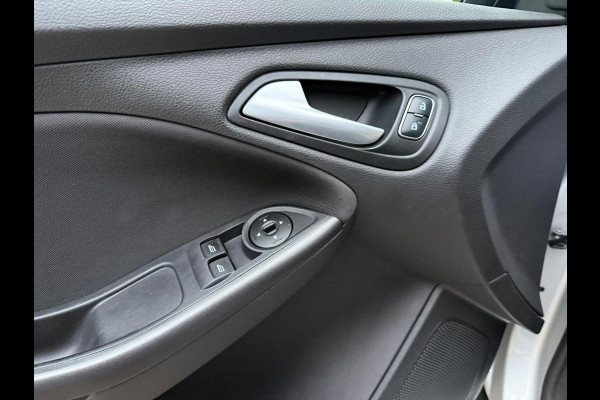 Ford FOCUS Wagon 1.0 Lease Edition AIRCO | CRUISE | NAVI | PDC | NWE APK Ford FOCUS Wagon 1.0 Lease Edition AIRCO | CRUISE | NAVI | PDC | NWE APK