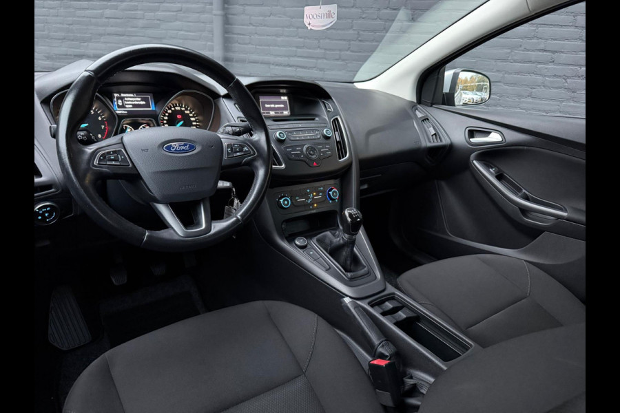 Ford FOCUS Wagon 1.0 Lease Edition AIRCO | CRUISE | NAVI | PDC | NWE APK Ford FOCUS Wagon 1.0 Lease Edition AIRCO | CRUISE | NAVI | PDC | NWE APK