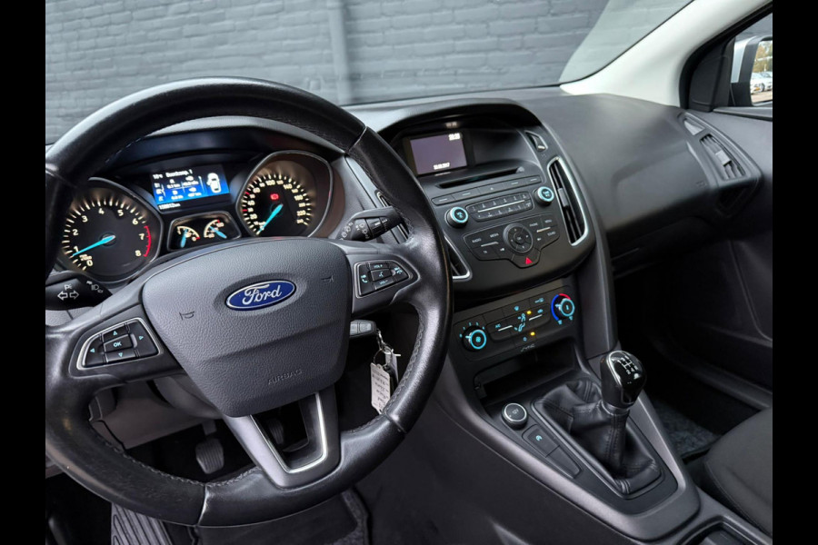 Ford FOCUS Wagon 1.0 Lease Edition AIRCO | CRUISE | NAVI | PDC | NWE APK Ford FOCUS Wagon 1.0 Lease Edition AIRCO | CRUISE | NAVI | PDC | NWE APK