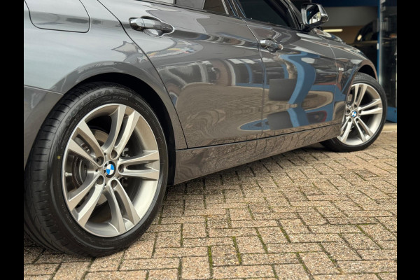 BMW 3-serie 320d M-Pakket High Executive 2018 AUT NAVI DAK!