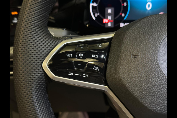 Volkswagen Golf 2.0 TDI 3X R-Line|PANO|BOMVOL!