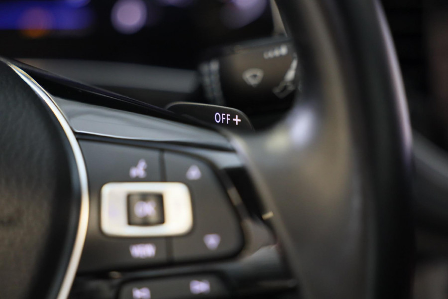 Volkswagen T-Roc 1.5 TSI Sport Business R Line / AUT / ACC / Virtual Cockpit / Camera / Navi / Dode Hoek / Led / Pdc / 19 Inch