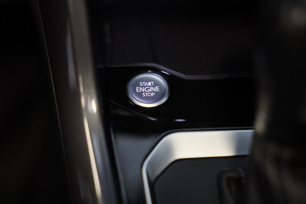 Volkswagen T-Roc 1.5 TSI Sport Business R Line / AUT / ACC / Virtual Cockpit / Camera / Navi / Dode Hoek / Led / Pdc / 19 Inch