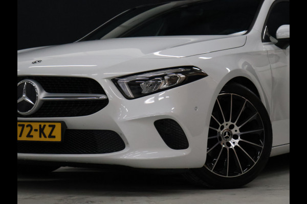 Mercedes-Benz A-Klasse 180 Business Solution [SCHUIFKANTELDAK, CRUISE CONTROL, CAMERA, PDC 360, APPLE CARPLAY, ANDROID AUTO, STOELVERWARMING, NIEUWSTAAT]