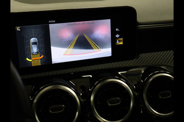 Mercedes-Benz A-Klasse 180 Business Solution [SCHUIFKANTELDAK, CRUISE CONTROL, CAMERA, PDC 360, APPLE CARPLAY, ANDROID AUTO, STOELVERWARMING, NIEUWSTAAT]
