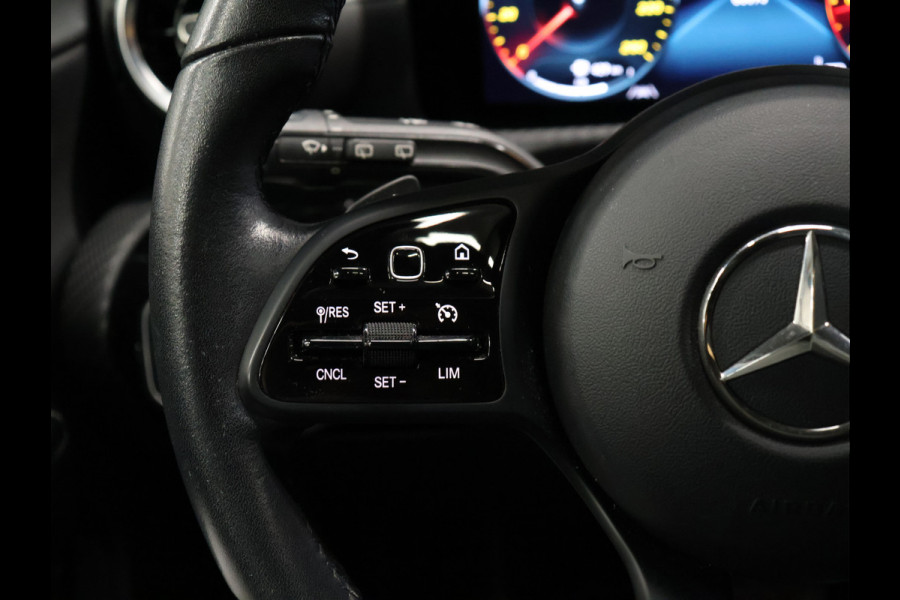 Mercedes-Benz A-Klasse 180 Business Solution [SCHUIFKANTELDAK, CRUISE CONTROL, CAMERA, PDC 360, APPLE CARPLAY, ANDROID AUTO, STOELVERWARMING, NIEUWSTAAT]