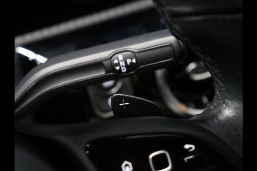 Mercedes-Benz A-Klasse 180 Business Solution [SCHUIFKANTELDAK, CRUISE CONTROL, CAMERA, PDC 360, APPLE CARPLAY, ANDROID AUTO, STOELVERWARMING, NIEUWSTAAT]