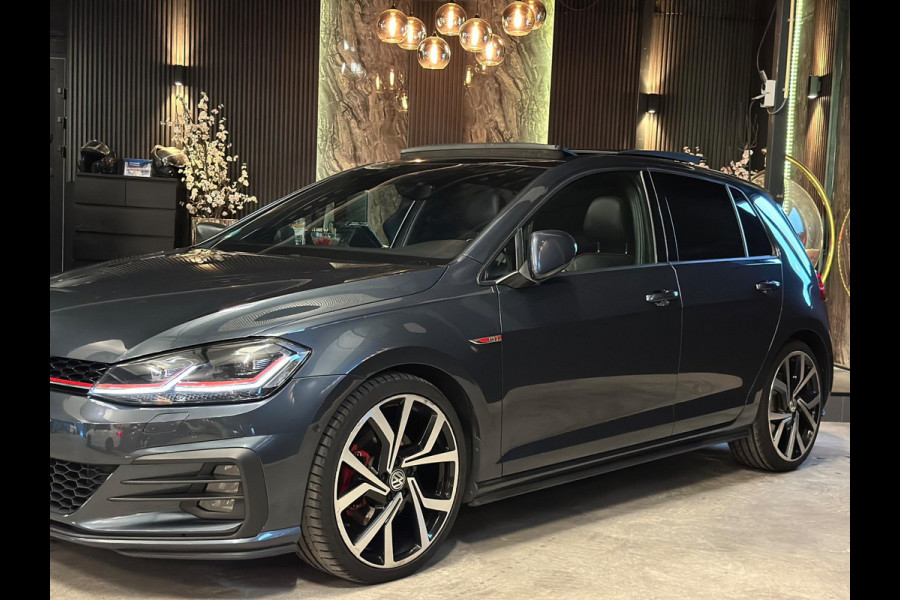 Volkswagen Golf 2.0 TSI GTI|PANO|LEDER|TREKHAAK|BOMVOL!