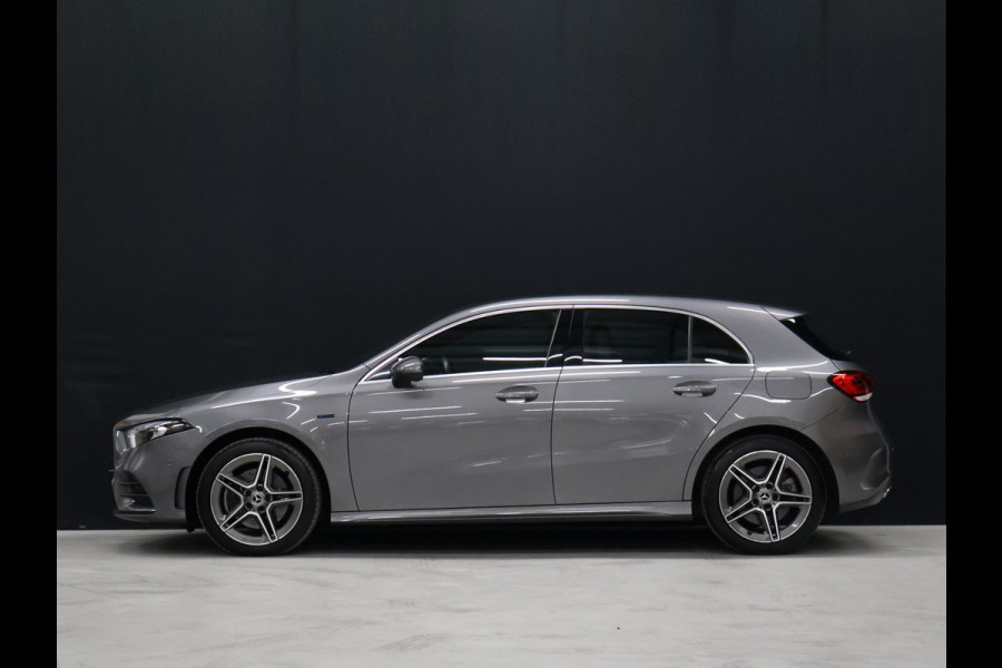 Mercedes-Benz A-Klasse 250 e Business Solution AMG Limited [ADAPTIVE CRUISE, SFEERVERLICHTING, CAMERA, PDC V+A, BLUETOOTH TELEFOON, SFEERVERLICHTING, STOELVERWARMING, NIEUWSTAAT]