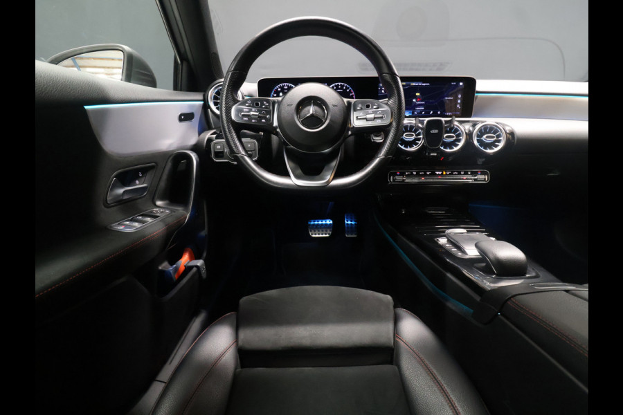 Mercedes-Benz A-Klasse 250 e Business Solution AMG Limited [ADAPTIVE CRUISE, SFEERVERLICHTING, CAMERA, PDC V+A, BLUETOOTH TELEFOON, SFEERVERLICHTING, STOELVERWARMING, NIEUWSTAAT]