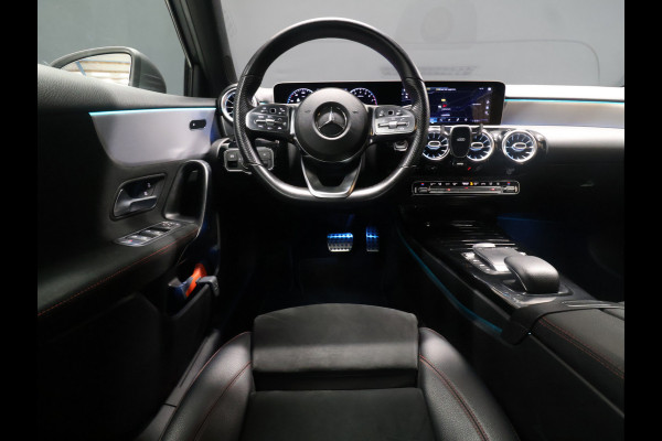 Mercedes-Benz A-Klasse 250 e Business Solution AMG Limited [ADAPTIVE CRUISE, SFEERVERLICHTING, CAMERA, PDC V+A, BLUETOOTH TELEFOON, SFEERVERLICHTING, STOELVERWARMING, NIEUWSTAAT]