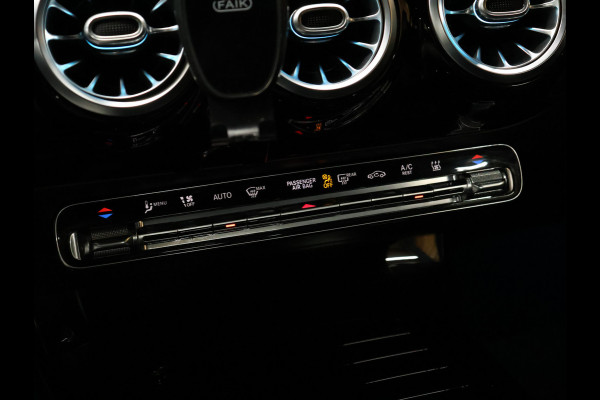 Mercedes-Benz A-Klasse 250 e Business Solution AMG Limited [ADAPTIVE CRUISE, SFEERVERLICHTING, CAMERA, PDC V+A, BLUETOOTH TELEFOON, SFEERVERLICHTING, STOELVERWARMING, NIEUWSTAAT]