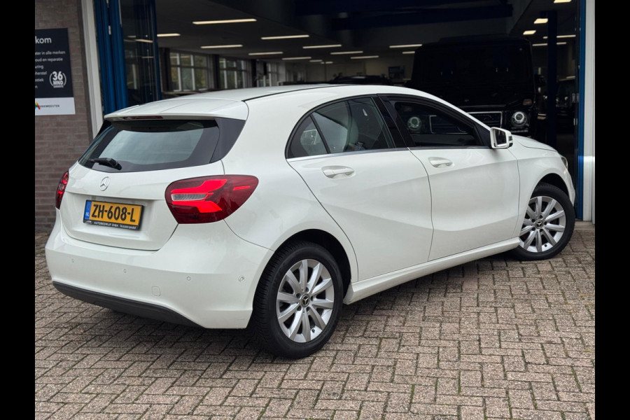Mercedes-Benz A-Klasse 180 Prestige 2017 AUT NAVI LEDER NAP! Mercedes-Benz A-Klasse 180 Prestige 2017 AUT NAVI LEDER NAP!