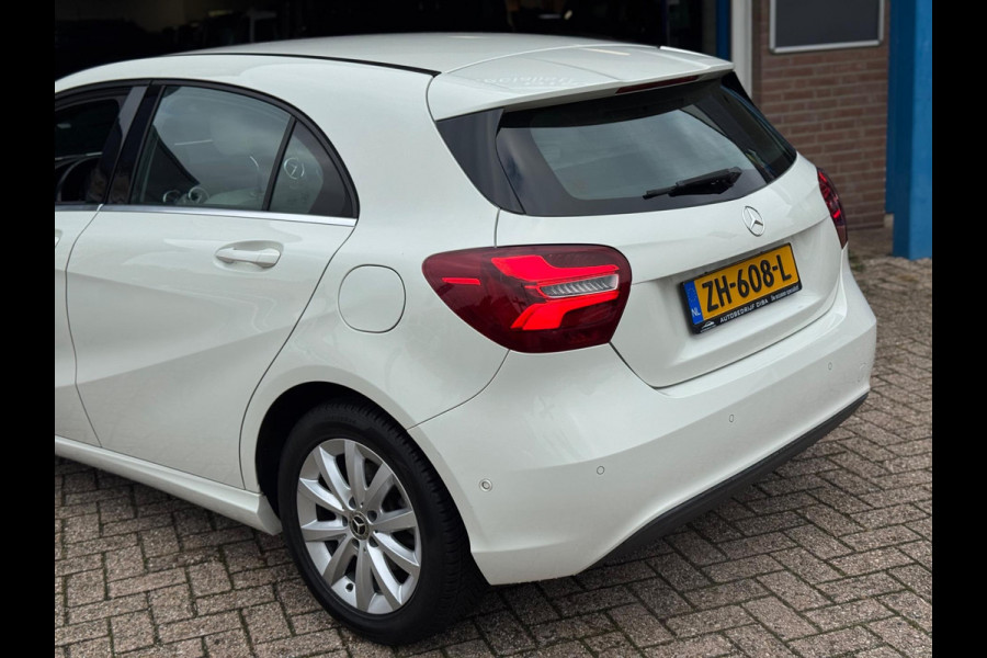 Mercedes-Benz A-Klasse 180 Prestige 2017 AUT NAVI LEDER NAP! Mercedes-Benz A-Klasse 180 Prestige 2017 AUT NAVI LEDER NAP!