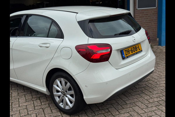 Mercedes-Benz A-Klasse 180 Prestige 2017 AUT NAVI LEDER NAP! Mercedes-Benz A-Klasse 180 Prestige 2017 AUT NAVI LEDER NAP!