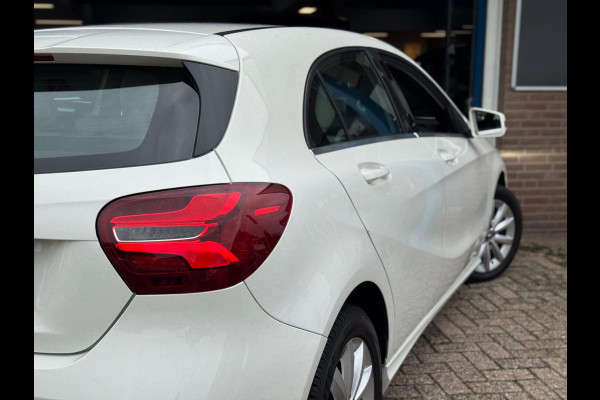 Mercedes-Benz A-Klasse 180 Prestige 2017 AUT NAVI LEDER NAP! Mercedes-Benz A-Klasse 180 Prestige 2017 AUT NAVI LEDER NAP!