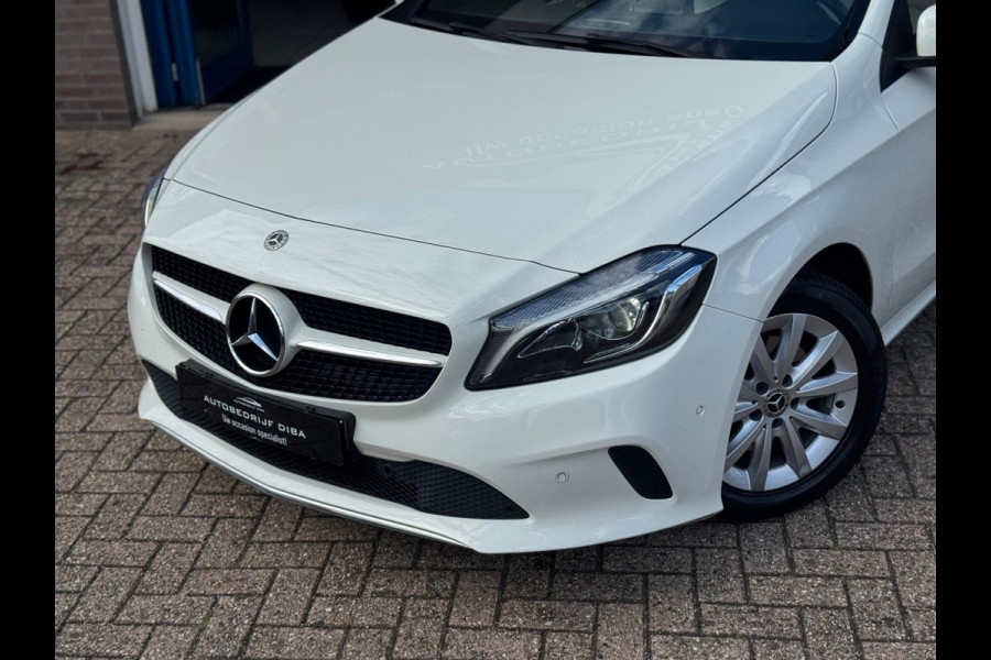 Mercedes-Benz A-Klasse 180 Prestige 2017 AUT NAVI LEDER NAP! Mercedes-Benz A-Klasse 180 Prestige 2017 AUT NAVI LEDER NAP!