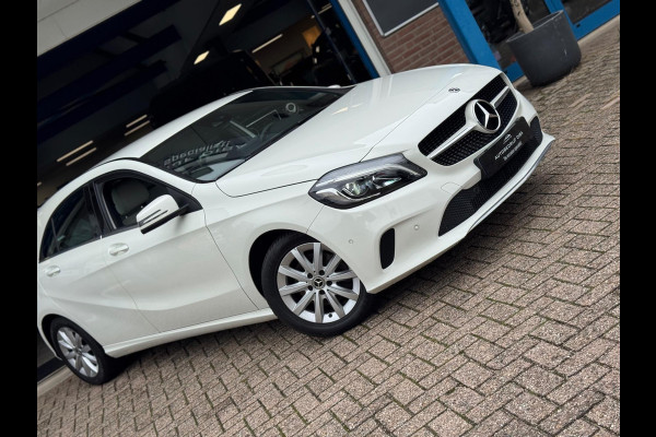 Mercedes-Benz A-Klasse 180 Prestige 2017 AUT NAVI LEDER NAP! Mercedes-Benz A-Klasse 180 Prestige 2017 AUT NAVI LEDER NAP!