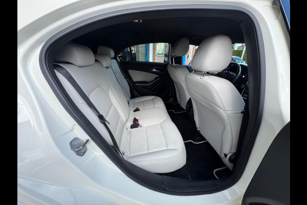 Mercedes-Benz A-Klasse 180 Prestige 2017 AUT NAVI LEDER NAP! Mercedes-Benz A-Klasse 180 Prestige 2017 AUT NAVI LEDER NAP!