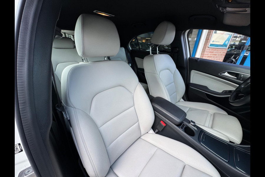 Mercedes-Benz A-Klasse 180 Prestige 2017 AUT NAVI LEDER NAP! Mercedes-Benz A-Klasse 180 Prestige 2017 AUT NAVI LEDER NAP!