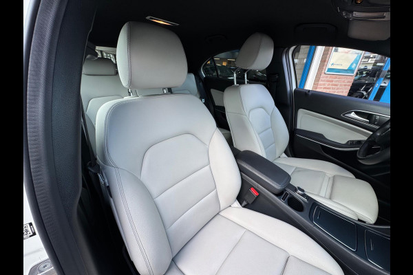 Mercedes-Benz A-Klasse 180 Prestige 2017 AUT NAVI LEDER NAP! Mercedes-Benz A-Klasse 180 Prestige 2017 AUT NAVI LEDER NAP!