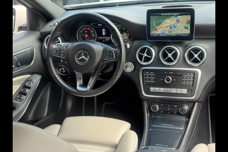 Mercedes-Benz A-Klasse 180 Prestige 2017 AUT NAVI LEDER NAP! Mercedes-Benz A-Klasse 180 Prestige 2017 AUT NAVI LEDER NAP!