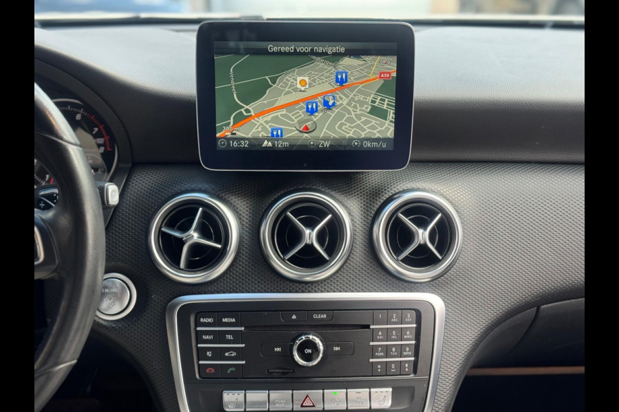 Mercedes-Benz A-Klasse 180 Prestige 2017 AUT NAVI LEDER NAP! Mercedes-Benz A-Klasse 180 Prestige 2017 AUT NAVI LEDER NAP!