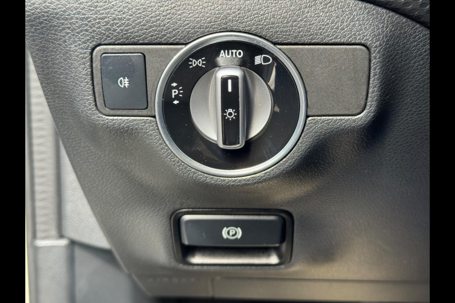 Mercedes-Benz A-Klasse 180 Prestige 2017 AUT NAVI LEDER NAP! Mercedes-Benz A-Klasse 180 Prestige 2017 AUT NAVI LEDER NAP!