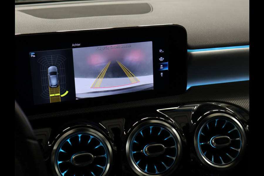 Mercedes-Benz A-Klasse 250 e Business Solution AMG Limited [TREKHAAK AFNEEMBAAR, CAMERA, SFEERVERLICHTING, STOELVERWARMING, BLUETOOTH, CRUISE, CLIMATE, NIEUWSTAAT]