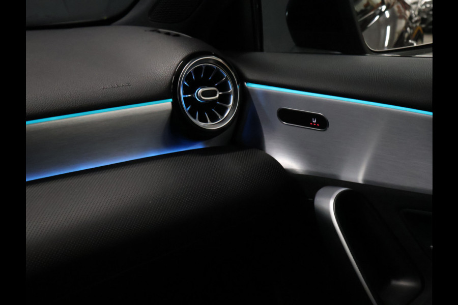 Mercedes-Benz A-Klasse 250 e Business Solution AMG Limited [TREKHAAK AFNEEMBAAR, CAMERA, SFEERVERLICHTING, STOELVERWARMING, BLUETOOTH, CRUISE, CLIMATE, NIEUWSTAAT]