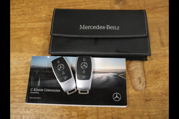 Mercedes-Benz C-Klasse 180 AMG Sport [SCHUIFKANTELDAK, SFEERVERLICHTING, APPLE CARPLAY, ANDROID, CAMERA, STOELVERWARMING, VOL LEDER, CRUISE, CLIMATE, NIEUWSTAAT]