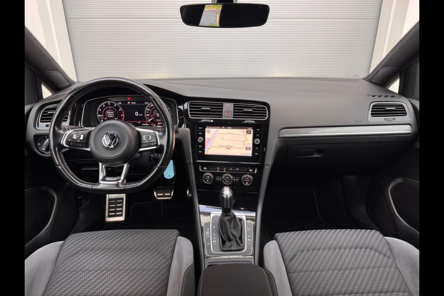 Volkswagen Golf 1.5 TSI 3xR-Line Virtual/AppleCarPlay/Xenon